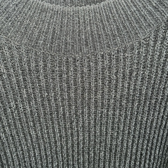 Abercrombie and Fitch Women’s Dark Gray Sweater - Picture 4 of 6